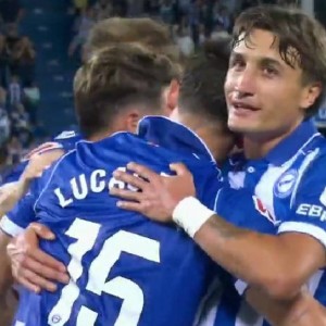 一场1-0！西甲黑马强势登顶，3轮不败收获7分，反超巴萨与皇马