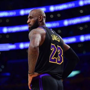 NBA夏窗前瞻：老詹要去勇士了？小卡浓眉入局