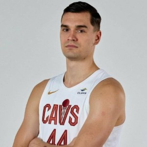 骑士队宣布签约西甲MVP！放弃库明加，仅愿提供底薪！